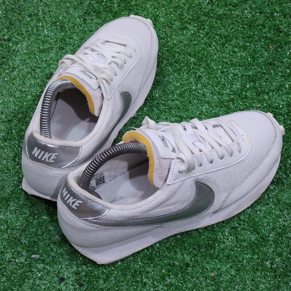 NIKE DAYBREAK - Womens Sneakers - SIZE 6.5 - Picture 6 of 9